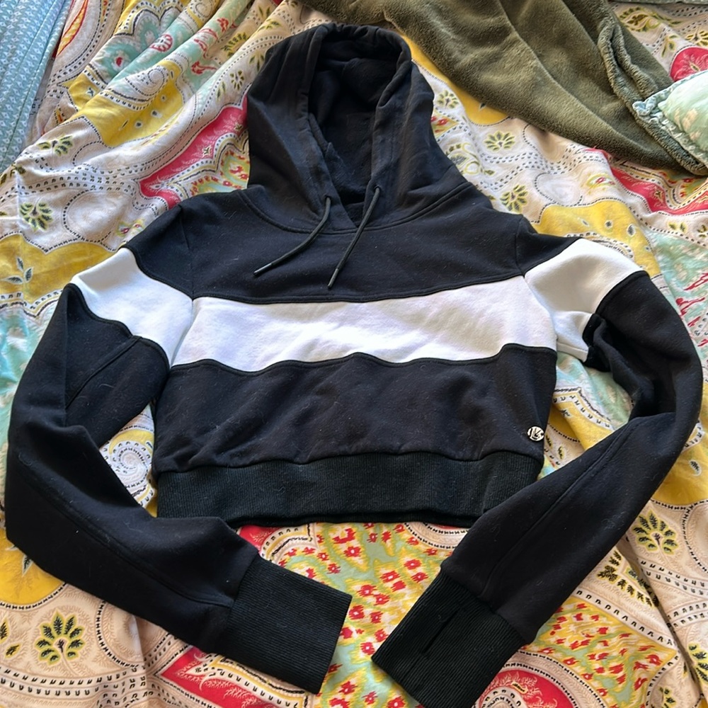 Buffbunny cropped hoodie